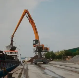 Hafen Wolgast – Mobilkran am Kai